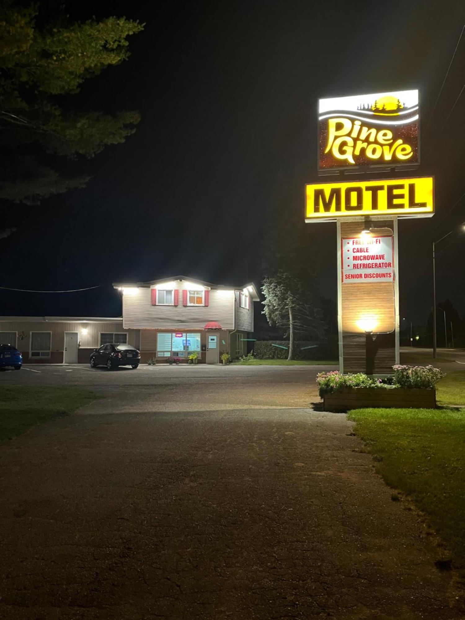 Pine Grove Motel Sault Ste. Marie Exterior photo