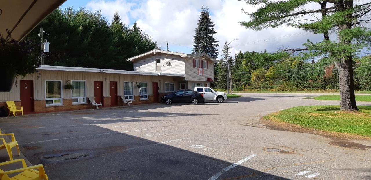 Pine Grove Motel Sault Ste. Marie Exterior photo