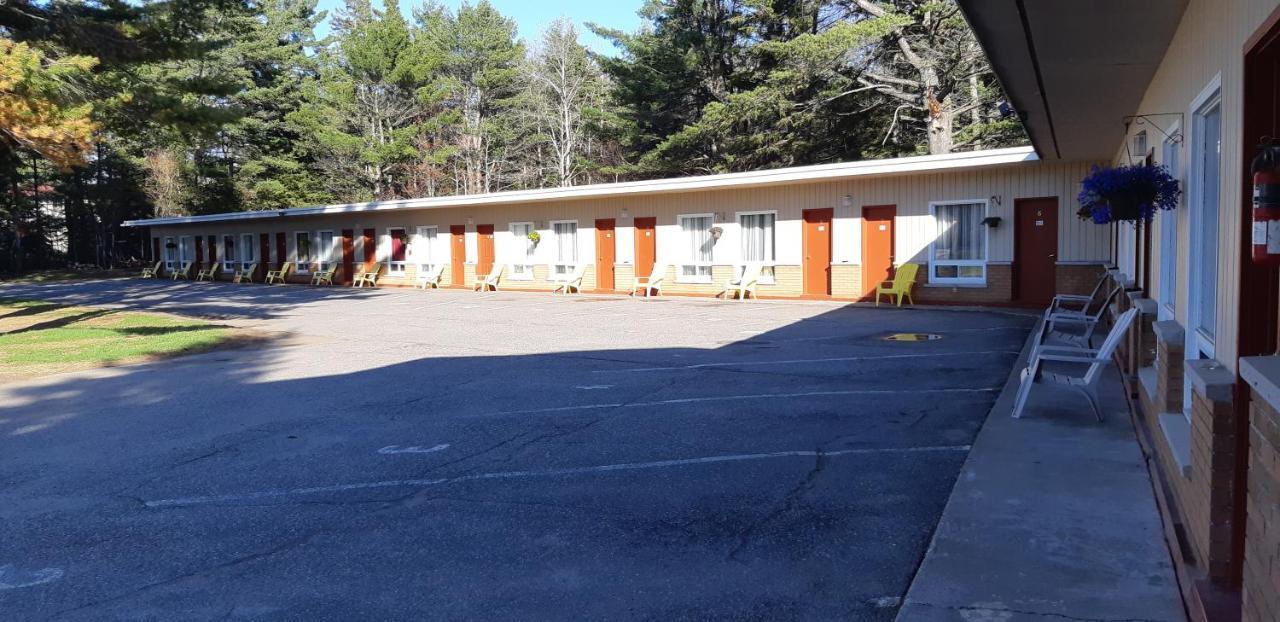 Pine Grove Motel Sault Ste. Marie Exterior photo